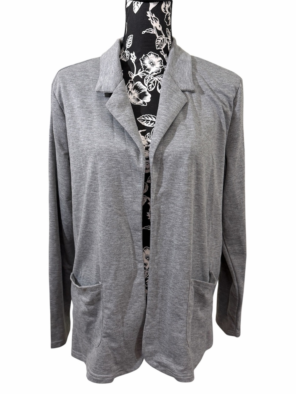 Meaveor Gray Knit Cardigan‎